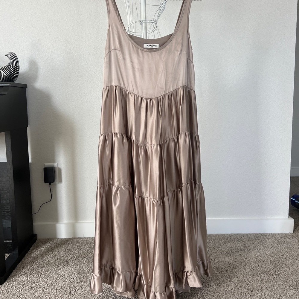 Dress cape 100% silk size approximately Medium very light and airy
